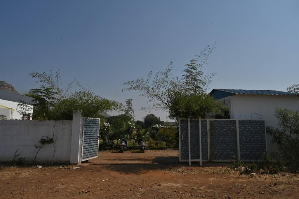 Apna Farmhouse - Private Villa With Pool & Play Area - Near Fort -15 Min To Ellora Caves Daulatabad Luaran gambar